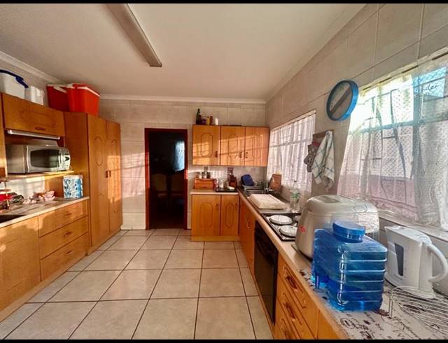 4 BEDROOM HOUSE FOR SALE IN VANDERBIJLPARK SW 1